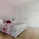 Equinox House ゲストハウス トゥーリエ