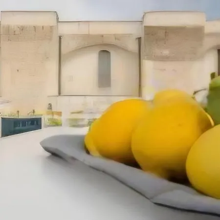 Equinox House 招待所 3*