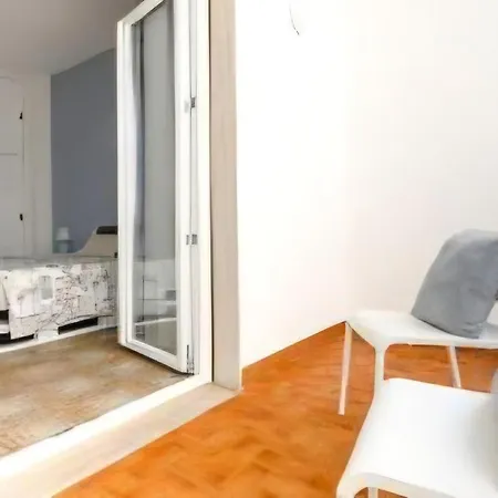 Equinox House 招待所 图列