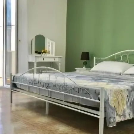 Equinox House 3* 图列