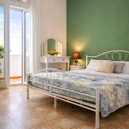 Equinox House 3*