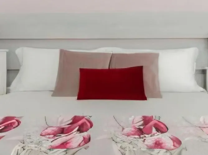 Equinox House 게스트하우스 3*